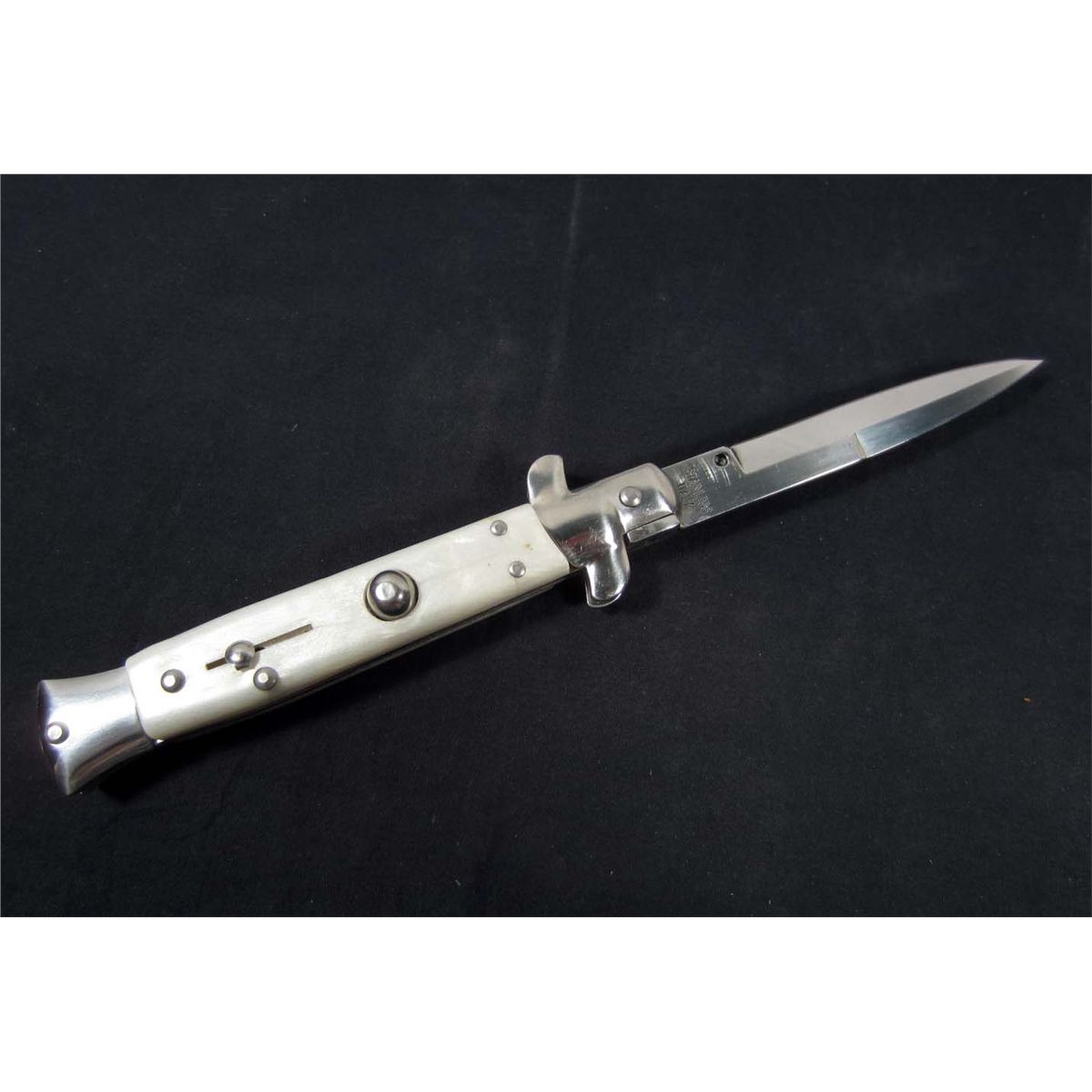 SWITCH BLADE KNIFE MARKED ITALY