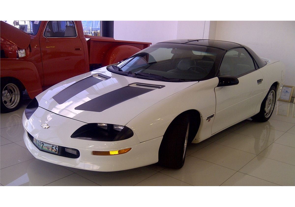 Chevy Camaro V8 94