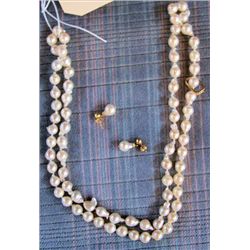 Pearl necklace with earrings Tightly knotted 32"