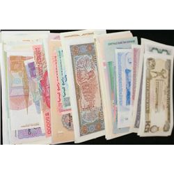 Foreign Bank Notes, various dates, conditions & denominations, lot of 100 from 100 different countri