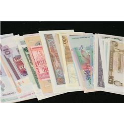 Foreign Bank Notes, various dates, conditions & denominations, lot of 100 from 100 different countri