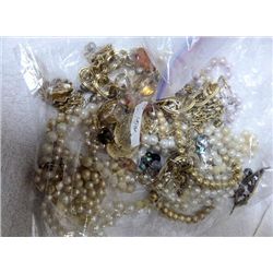 Bag lot of assorted jewelry