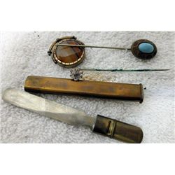 4 pc - misc items - 2 stick pins with tones