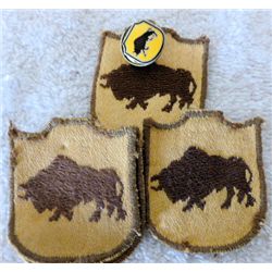 5  pc -  5th infantry div. 4 buffalo patches and one pin