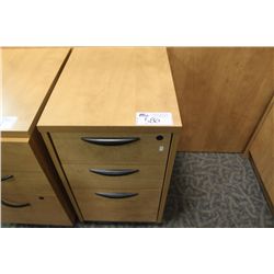 MAPLE MOBILE PEDESTAL