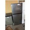 Image 1 : IGLOO APARTMENT SIZE REFRIGERATOR/FREEZER