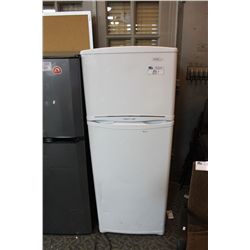 DANBY WHITE APARTMENT REFRIGERATOR/FREEZER