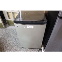GE STAINLESS BAR REFRIGERATOR