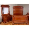 Image 1 : Beautiful Queen Anne Style Bed & Dresser Set