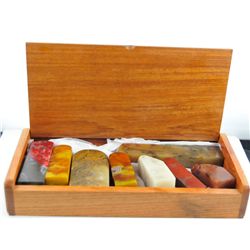 Box of 8 soft stone seals in Huanghuali square box