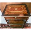 Image 1 : Inlaid sewing table