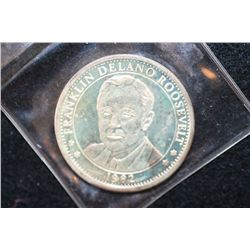 1982 First Day Issue Dominica Stamp W/Silver FDR 100th Anniv. Of Birth Round