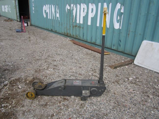 Napa 10 Ton Hydraulic Floor Jack