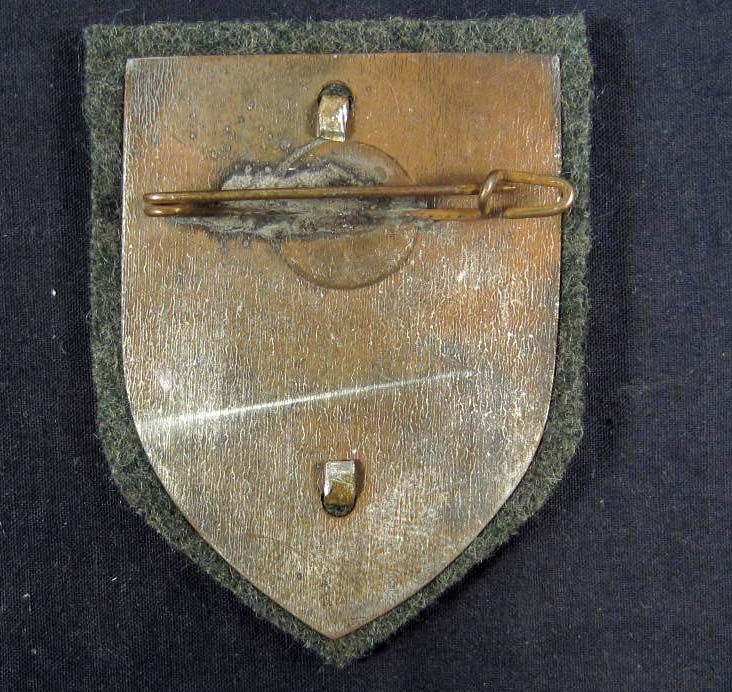 GERMAN NAZI HUNTING LICENSE BADGE W/ GREEN WOOL BACKING