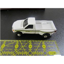 Ertl 1680Q John Deere - 1/64th Scale Ford F-350 Dually