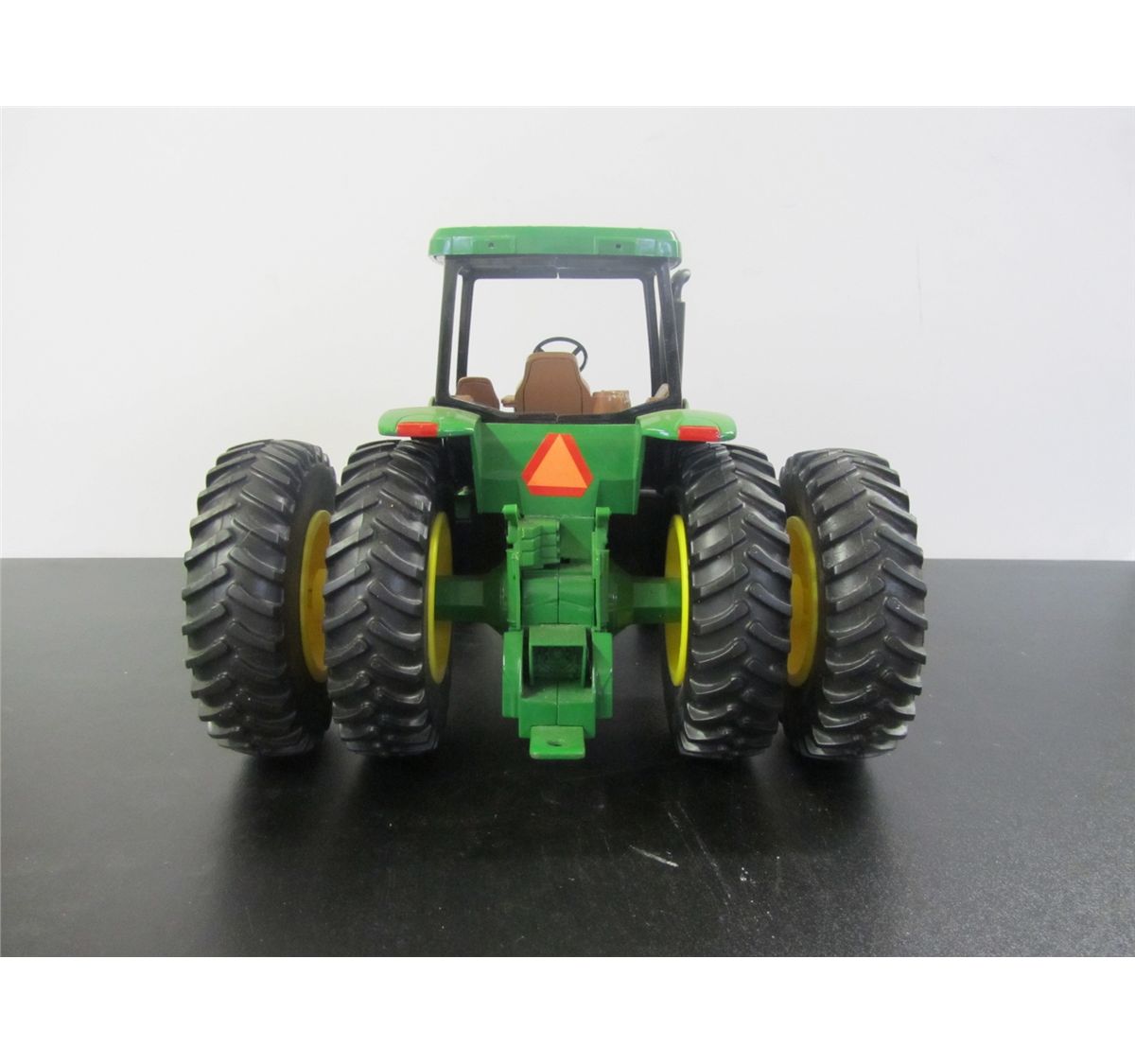 John Deere 8420 Toy Tractor 1 18 Scale Dual Rears And The Steering john-deere-8420-toy-tractor-1-18-scale-dual-rears-and-the-steering