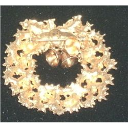 Vintage/Antique Wreath with Bells Pin "Weiss"
