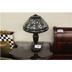 SMALL TIFFANY STYLE LAMP