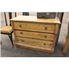 Image 1 : 3 DRAWER DRESSER