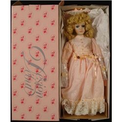 Design Debut Collection 18 In Porcelain Doll Blonde MIB