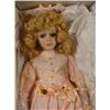 Image 2 : Design Debut Collection 18 In Porcelain Doll Blonde MIB