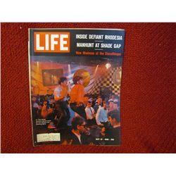 1966 Rare Life Magazine The Club Scene