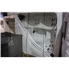 Image 1 : 6 PERSON, 56 JET HOT TUB