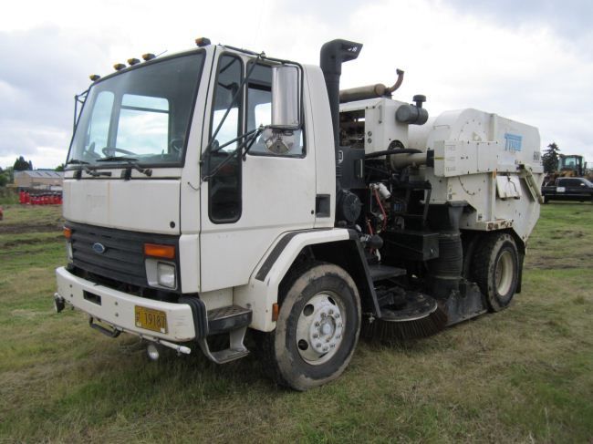 1997 Ford Cab-Over Sweeper Truck