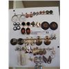 Image 1 : Misc. Lot of Costume Jewelry