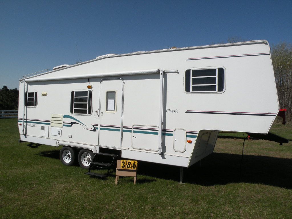 1999 Dutchman 27 ft camper trailer SN- 47CFW0N20XG098613