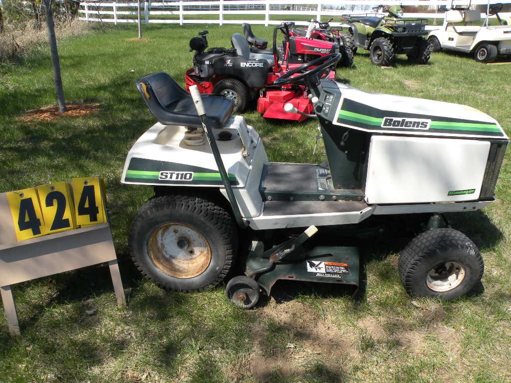 Bolens ST110 riding mower