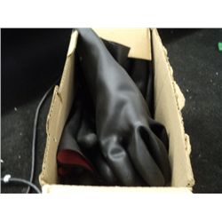 LOT OF NEOPRENE GLOVES
