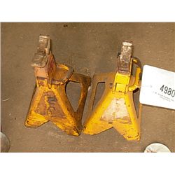 (1) LOT 32 JACK STANDS