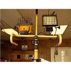 LIGHT STAND W/2 LIGHTS