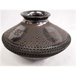 Mata Ortiz Black on Black Jar - Benjamin Soto