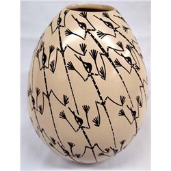 Mata Ortiz Pottery Lizard Jar - Lucy M De Bugarini