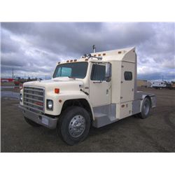 1981 International 1854 S/A Sleeper Hauler