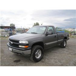 2000 Chevrolet 2500 Silverado 4x4 Pickup Truck