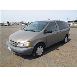 1998 Toyota Sienna Van