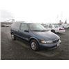 Image 2 : 1997 Nissan Quest XE Minivan