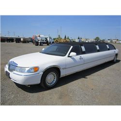 2000 Lincoln Town Car Limousine