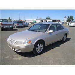 1999 Toyota Camry LE Sedan