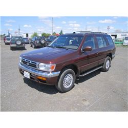 1998 Nissan Pathfinder LE SUV