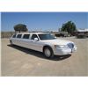 Image 2 : 2001 Lincoln Towncar Paris Stretched Limo