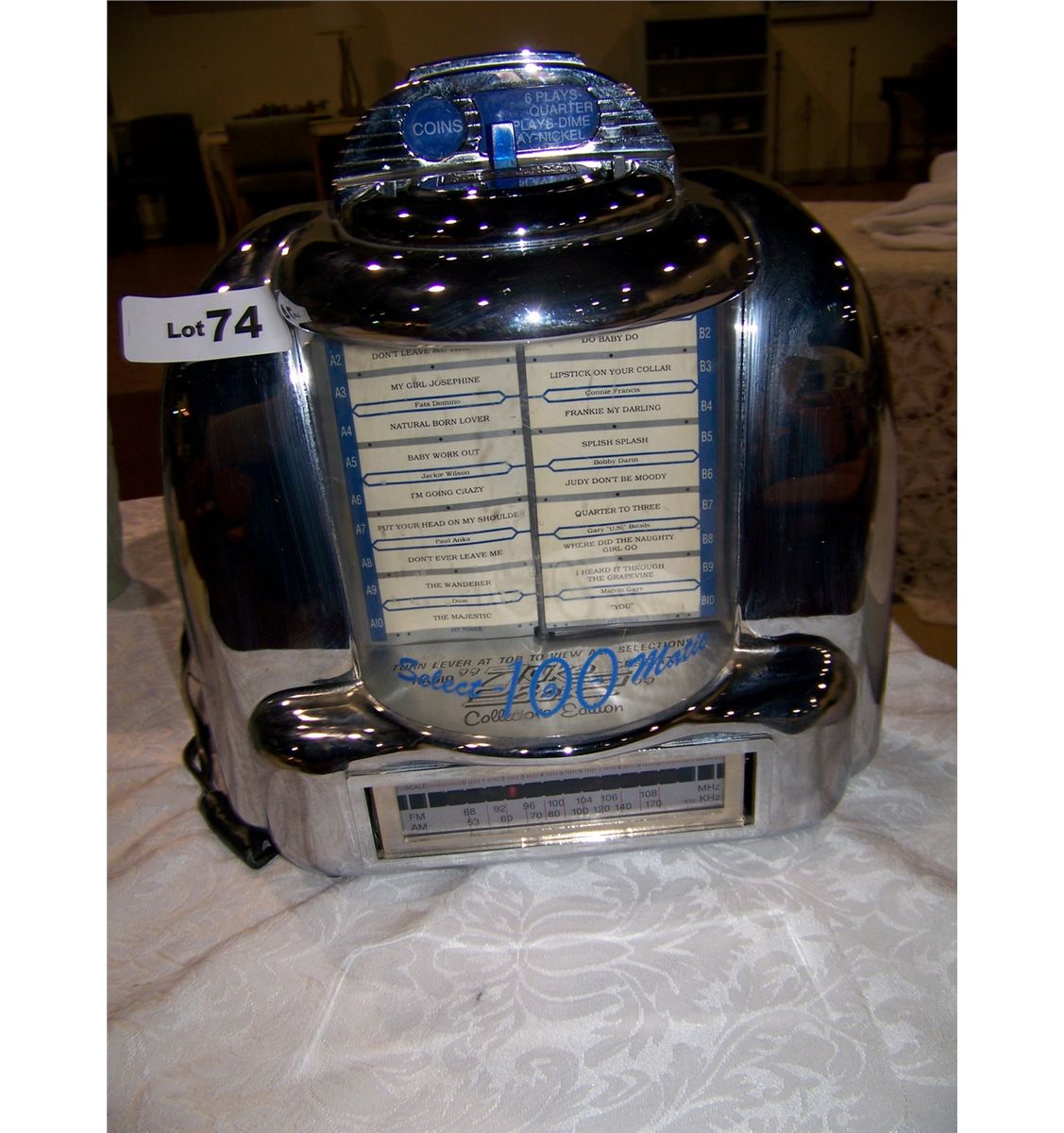 CROSBY COLLECTORS EDITION RADIO JUKEBOXCASSETTE PLAYER