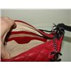 Image 2 : RED LEATHER PURSE SIGNED CHANEL BLACK STRAP