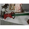 Image 2 : ANTIQUE CAST IRON FARM HAND WELL CISTERN PUMP