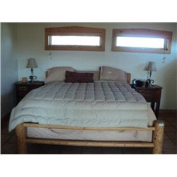 KING SIZE BEDDING - COMFORTER, SHEETS, PILLOWS