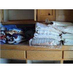 LOT OF SHEETS & PILLOW CASES
