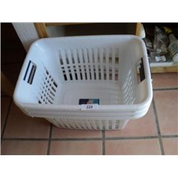 LOT OF CLOTHES BASKETS